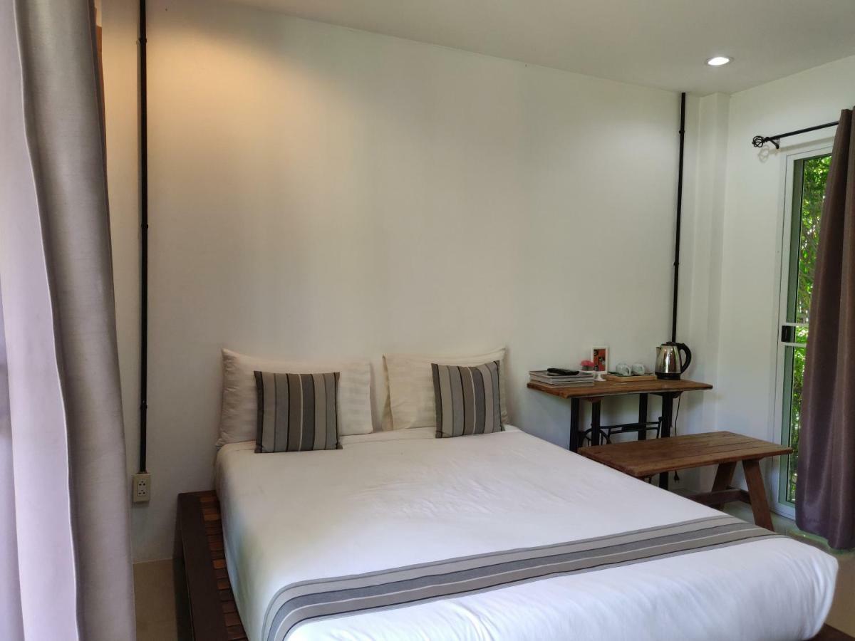 Coco Coozy Apartment Kanchanaburi Bagian luar foto