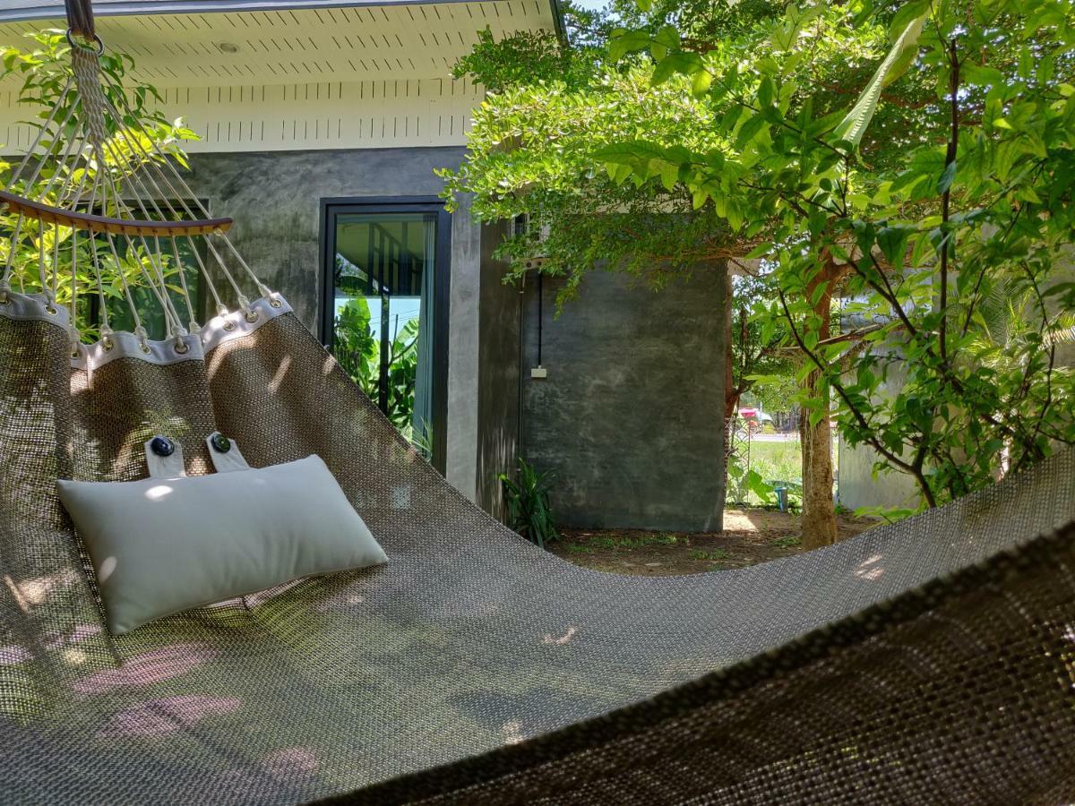 Coco Coozy Apartment Kanchanaburi Bagian luar foto