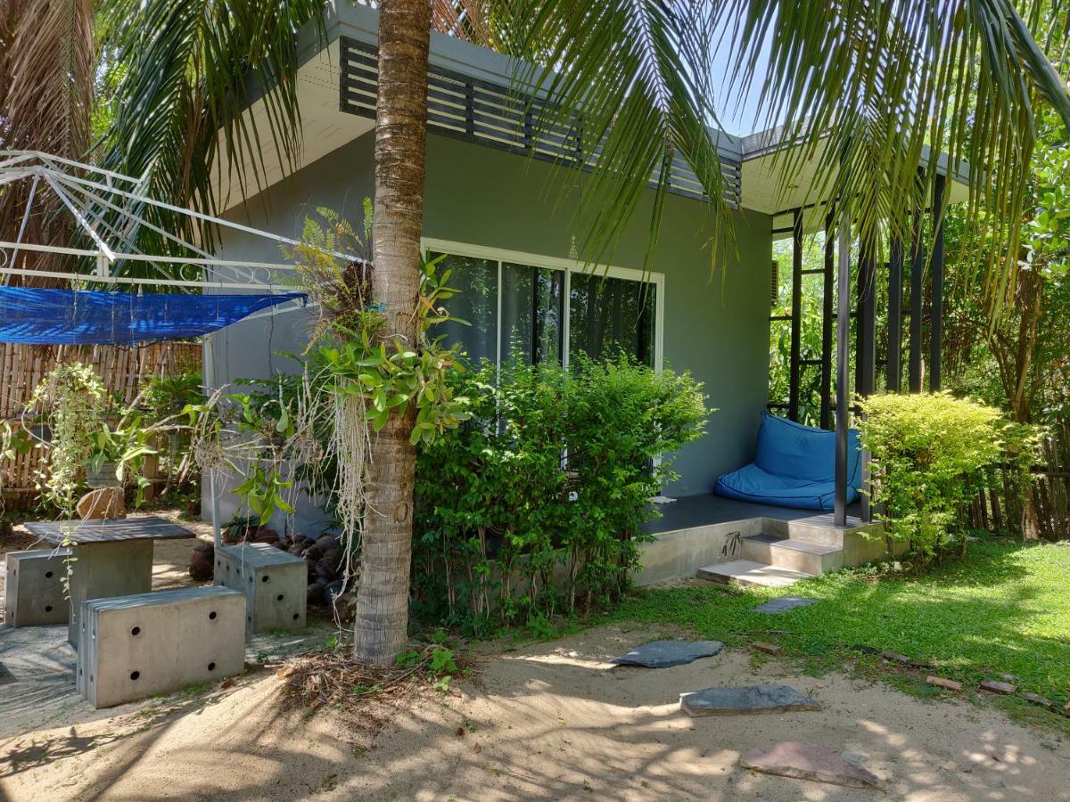 Coco Coozy Apartment Kanchanaburi Bagian luar foto