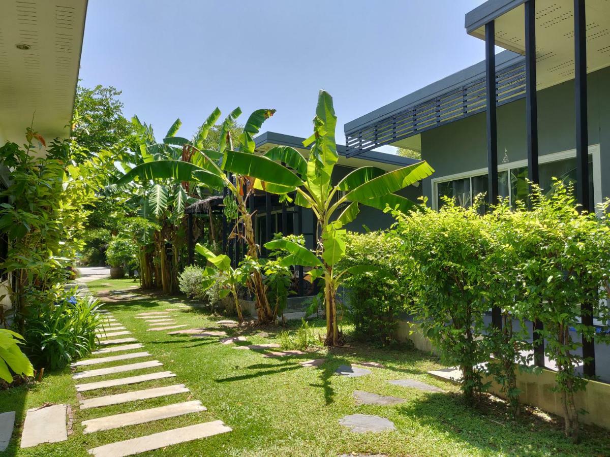 Coco Coozy Apartment Kanchanaburi Bagian luar foto