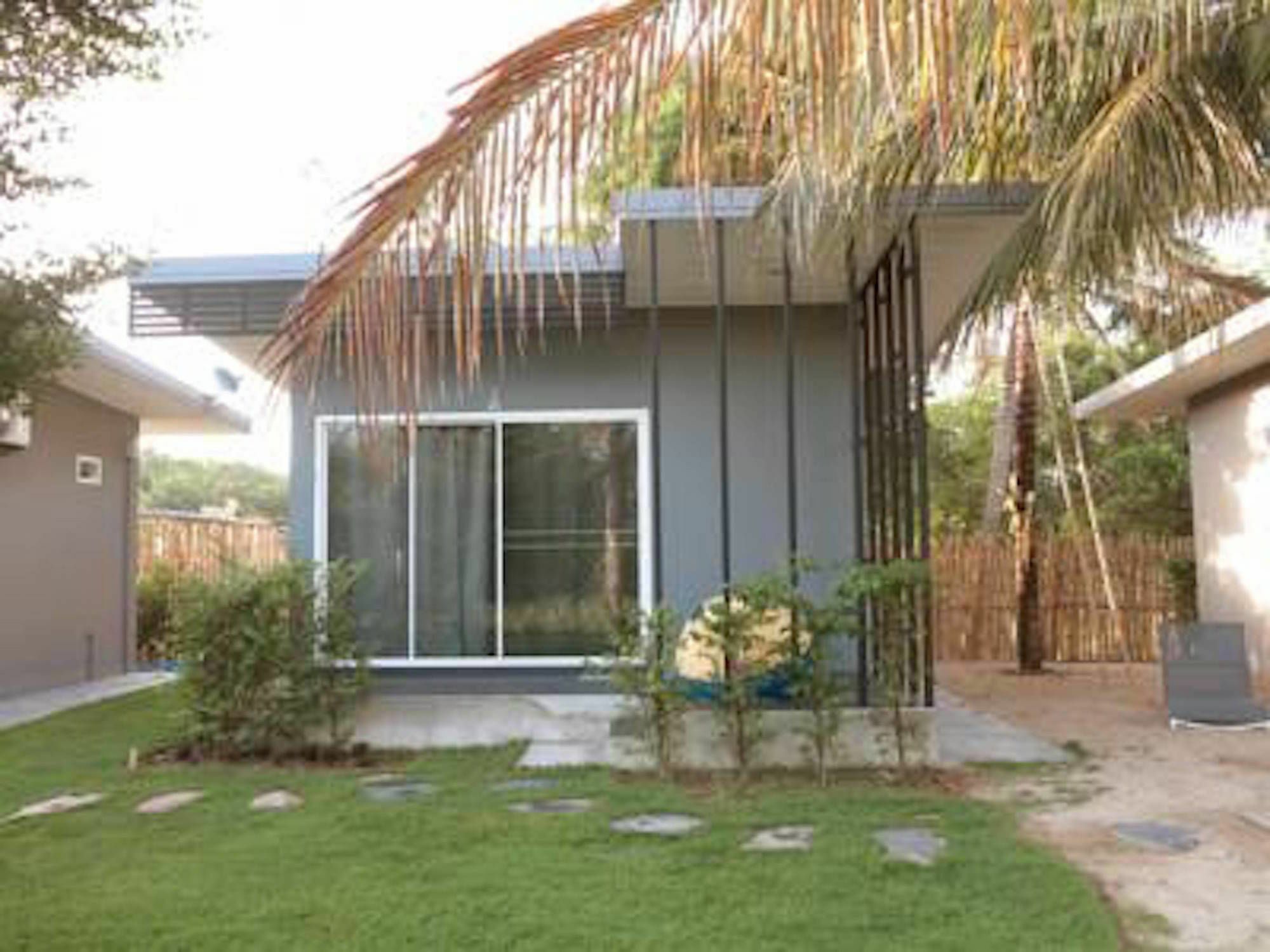 Coco Coozy Apartment Kanchanaburi Bagian luar foto