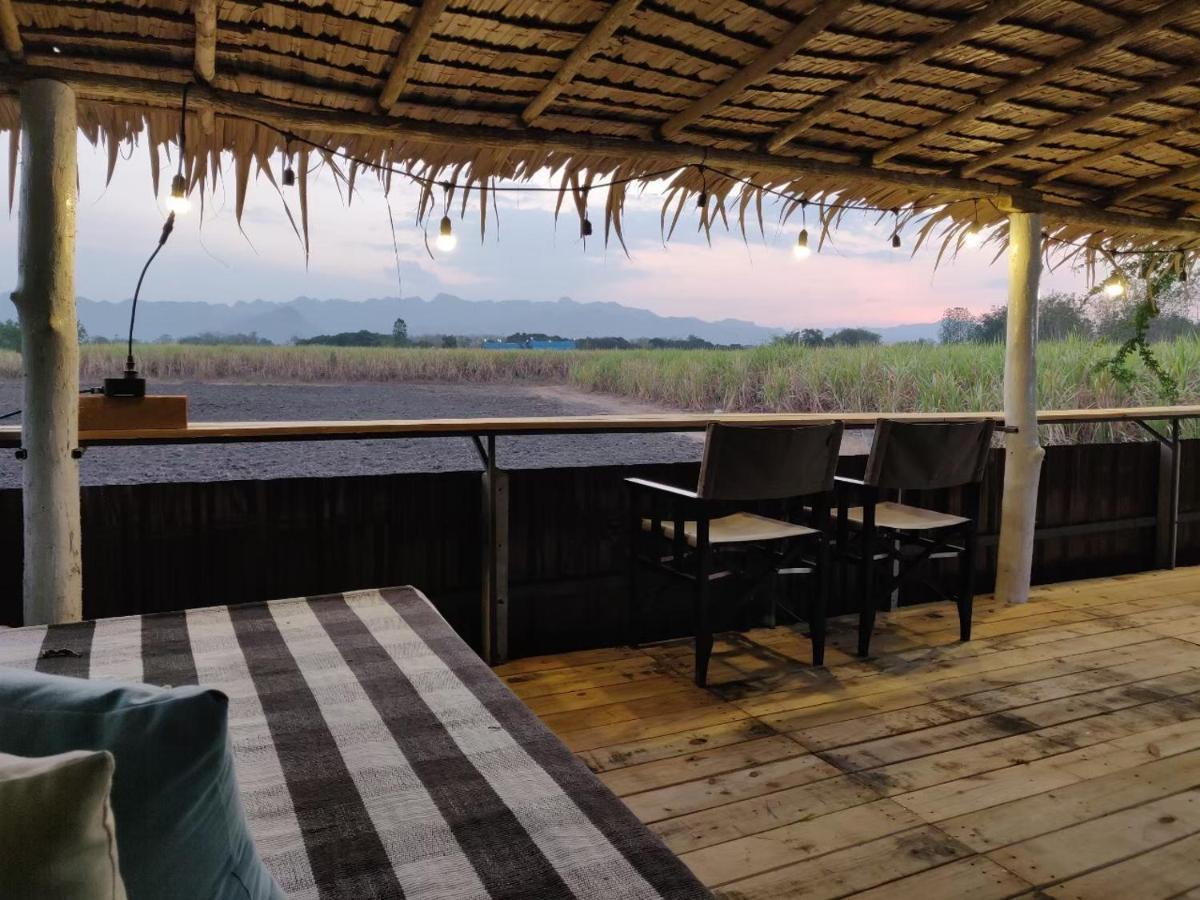 Coco Coozy Apartment Kanchanaburi Bagian luar foto